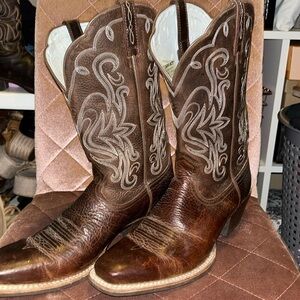 Ariat cowgirl boots